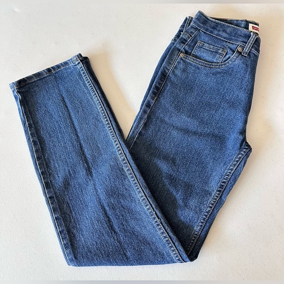 Levi's Other - Levi’s Classic Big boys Blue Denim Jeans size 14 W27 L 29